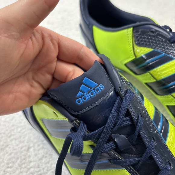 Athletic_Shoes